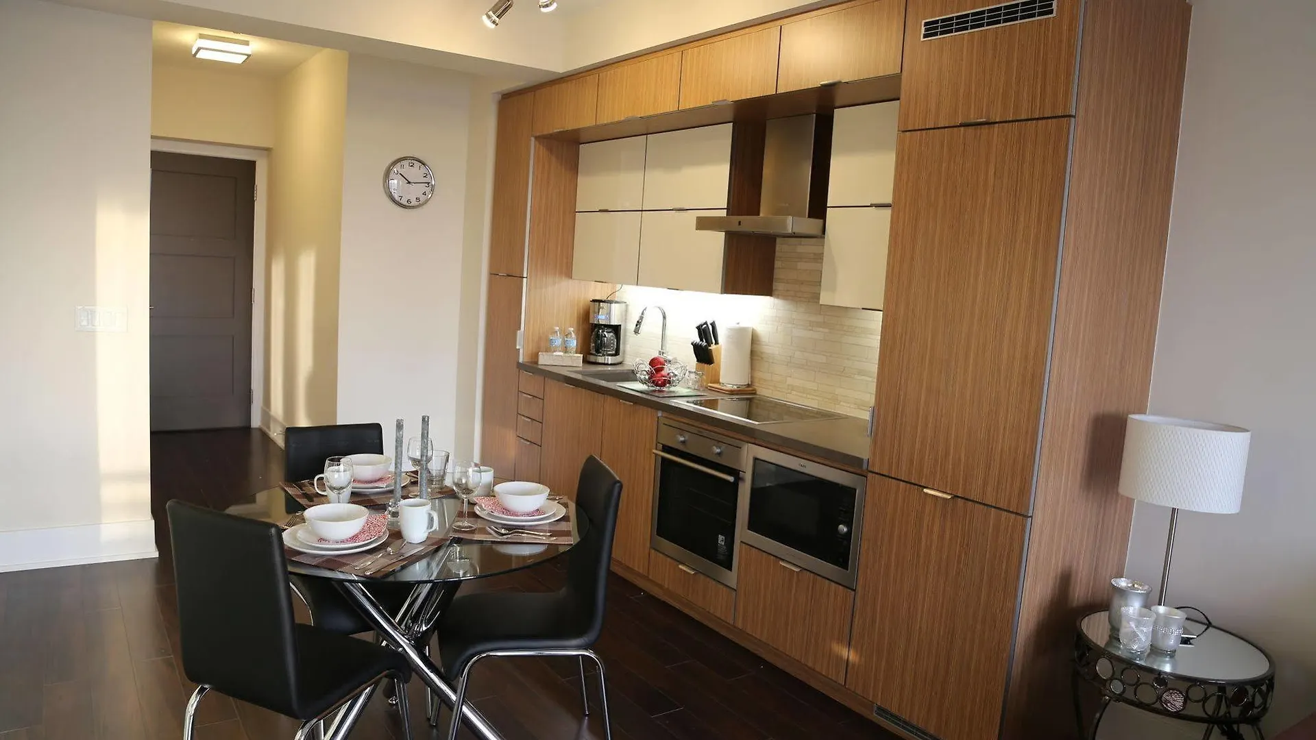 Duke Furnished Suites Toronto Canada