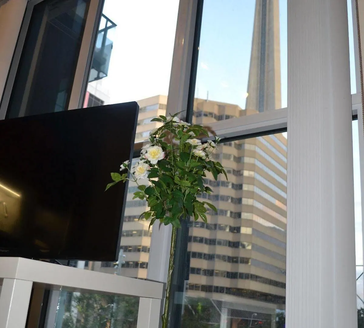 Duke Furnished Suites Toronto Hotel